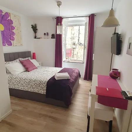 Apartment Artist